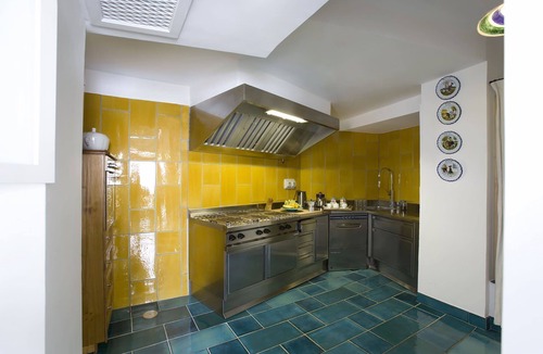 Arienzo Villa | My Rental homes - Villa Magnolia, in Positano, with hot tub and sea view