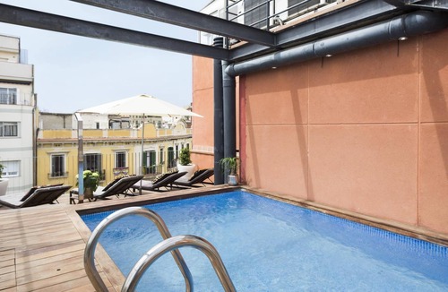 el Fort Pienc Apartment | My Space Barcelona 6 Apart. to have 48 people around the Triunfo Arco
