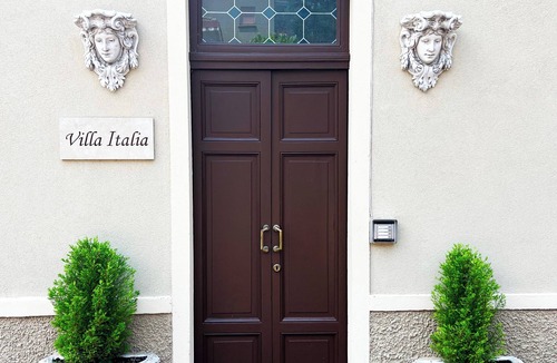 Canzo Apartment | New apartment in the midst of greenery just minutes from Lake Como.