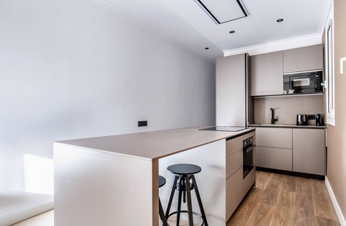 La Sagrada Familia Apartment | New reno Sagrada Familia 1BR w/Roof Access, by Blueground