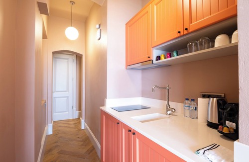 Galata Apartment | New Residence with Balcony & Stunning view in Galata