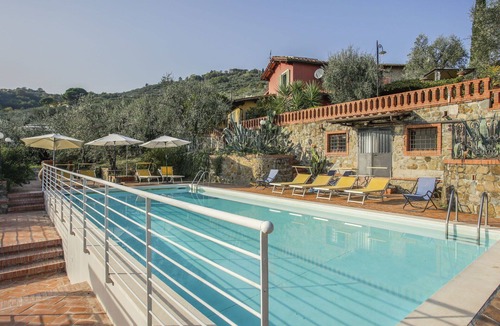 Pieve a Nievole Apartment | Nice apartment for 3 people with pool, hot tub, WIFI, TV, patio and pets allowed