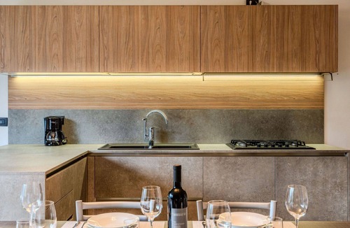 Morbegno Apartment | Nice apartment for 6 people with WIFI, A/C, TV, patio and pets allowed
