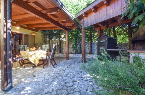 Monteroduni House | Nice home in Isernia IS with WiFi, Private swimming pool and Outdoor swimming pool