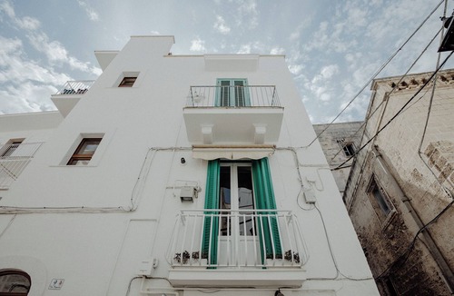 Centro Storico Apartment | Nina delle Palme - One Bedroom Apartment, Sleeps 2