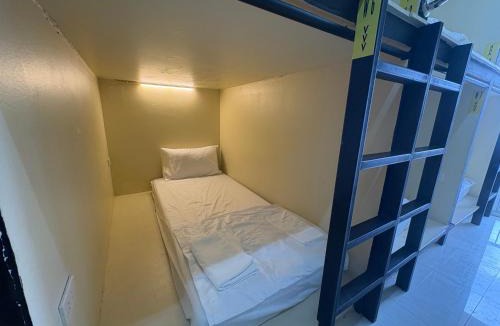 Wat Sam Phraya Hostel | Nomad Yard Hostel