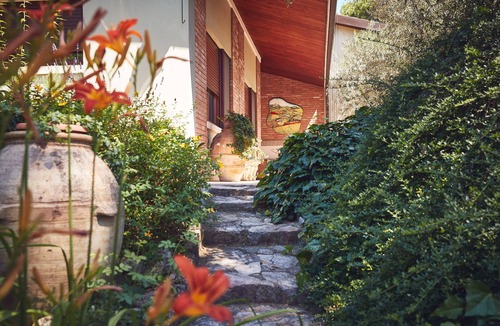 Perugia Apartment | Oasis of peace on the outskirts of Perugia, apt in villa, private garden + pool