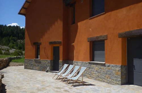 Laspuna House | Oasis of tranquility with stunning views at the foot of the Peña Montañesa