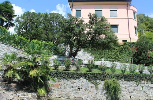 Mergozzo Apartment | Oleandro 1 apartment in Mergozzo with pool
