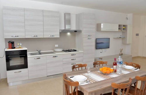 Rodi Garganico Apartment | Orange apartment