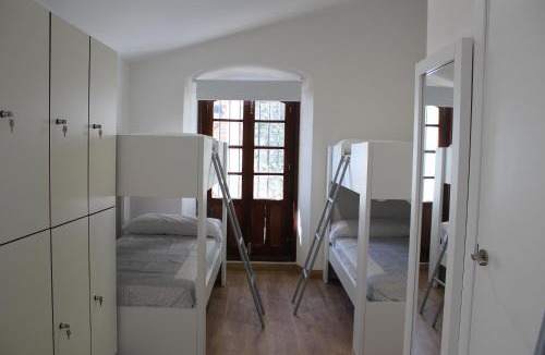 Cazalla De La Sierra Hostel | Pórtico del Azahín