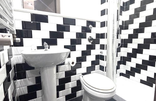 Quartiere XXX San Basilio Hostel | Palace Rome - Hostel