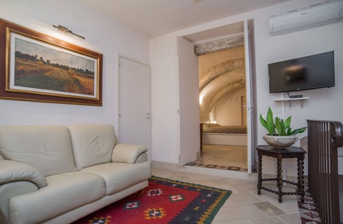 Modica Apartment | Palazzo degli Olivi - Arches and Balconies - in the monumental area of Modica
