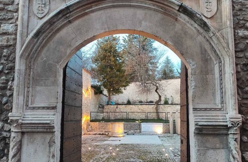 L'Aquila House | PALAZZO PASCALI suite in the historic center of L'Aquila with garden view