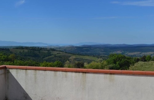 Pancole Apartment | Panoramic apartment with large terrace overlooking the sea, pets allowed.
