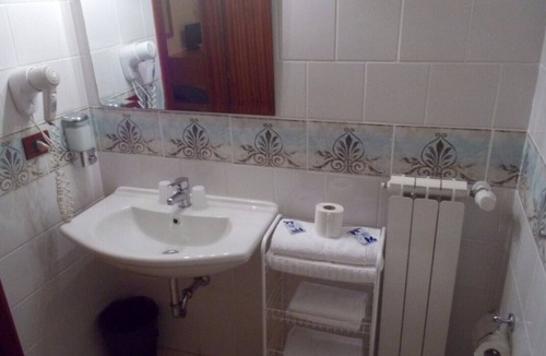 Ospedaletto D'Alpinolo Hotel | PARTENIO ROOM - ROYAL HOTEL