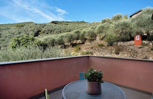 Olivastri Apartment | Pet-Friendly Apartment Immerso nel Verde with Mountain View, Terrace & Wi-Fi
