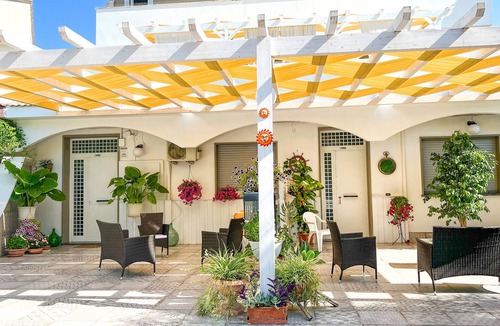 Leporano House | Pet-Friendly Holiday Home "A casa di Pietro Due" with Sea View, Garden & Wi-Fi