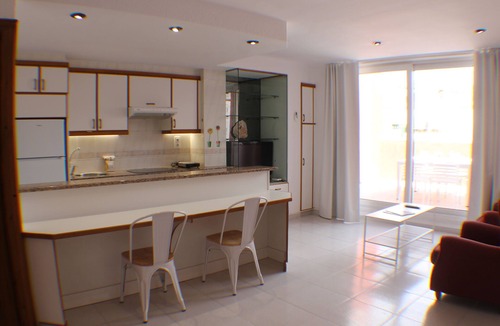 Roses Town Center Apartment | Pi Sunyer 4 4B - Studio Apartment, Sleeps 2