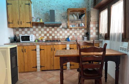 Assergi Apartment | Piazzetta Del Forno - Monolocale con Soppalco