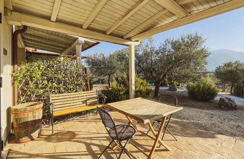 Castiglione a Casauria Apartment | Pietra Pizzuta Country House "Rocca" in the heart of Abruzzo 1 pool