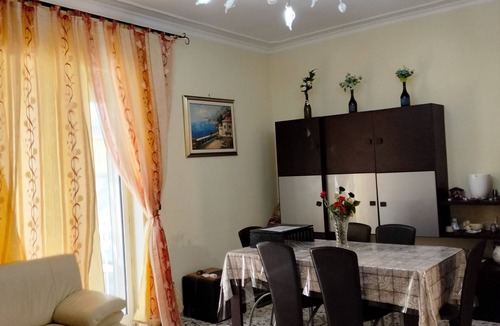 Castellana Grotte Apartment | Pinewood Central House