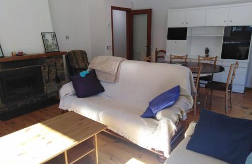 Camprodon Apartment | Pis Gran i Acollidor amb LLar de Foc, a Camprodon