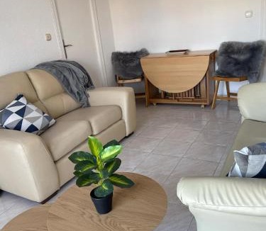 Aguilas Apartment | Plaza De Robles Vives