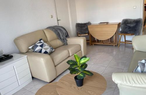 Aguilas Apartment | Plaza De Robles Vives