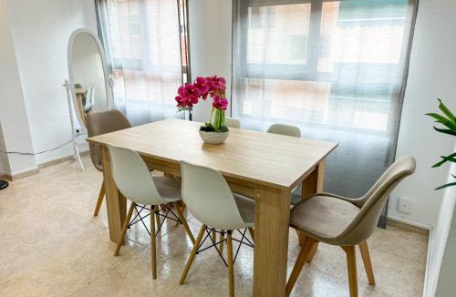 Castello de la Plana Apartment | Plaza mediterraneo - Turistea