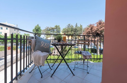 Rivabella Apartment | Ponticello sul Mare, Situato di Fronte la Spiaggia con una Fantastica Vista Mare