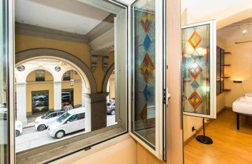 Historic Centre Apartment | Porta Nuova Central Flat with Balcony