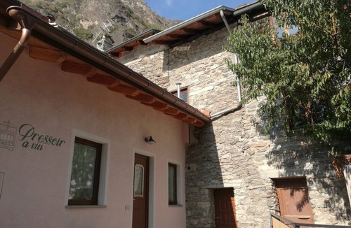 Arnad House | "Pressoir à vin" quiet holiday home in the heart of the Aosta Valley
