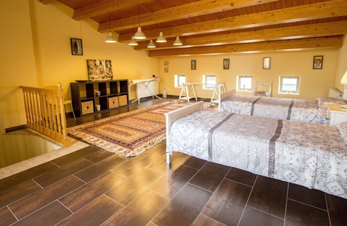 La Bisbal d'Emporda Villa | Private pool and 100m to village center! No car!
