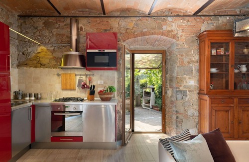 Pergine Valdarno Villa | Private Villa with private pool, WIFI, A/C, TV, patio, pets allowed, panoramic view, close to Arezzo