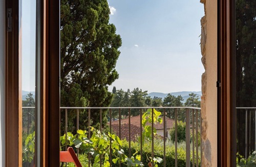 Pergine Valdarno Villa | Private Villa with private pool, WIFI, A/C, TV, patio, pets allowed, panoramic view, close to Arezzo