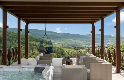 Subbiano Villa | Private Villa with A/C, WIFI, hot tub, private pool, TV, patio, panoramic view, close to Arezzo