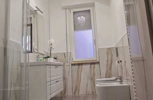 La Spezia Apartment | Queen chic Apartment 2