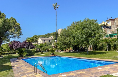Santa Oliva Villa | Regal Retreat with extra large pool near Sitges