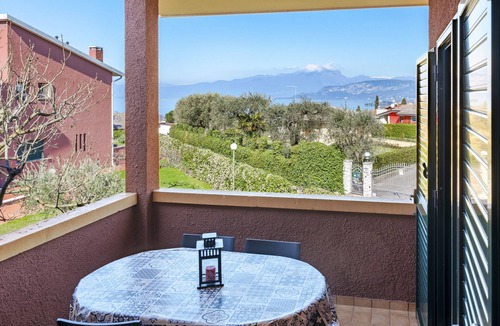 Cisano Apartment | Regarda - Apartment Blue View 3 with lake view and pool