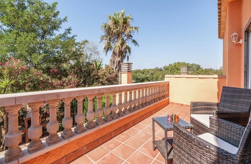 Sant Pere Pescador House | Relaxing Villa Steps from Beach