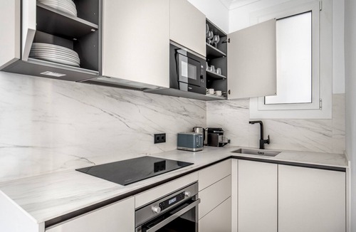 La Sagrada Familia Apartment | Renovated Sagrada Familia 1BR w/Roof, by Blueground