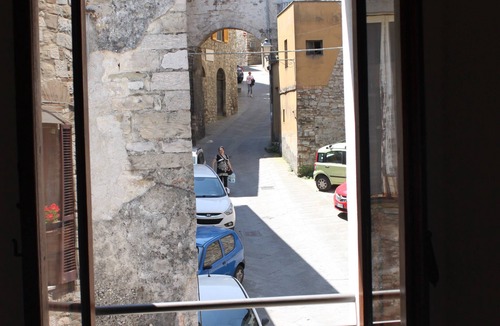 Todi Apartment | RENTAL ROOMS- APARTMENT historical center in the medieval village of Todi.