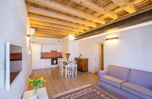 Cola House | Residence Corte San Carlo