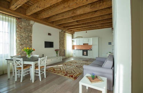 Cola House | Residence Corte San Carlo