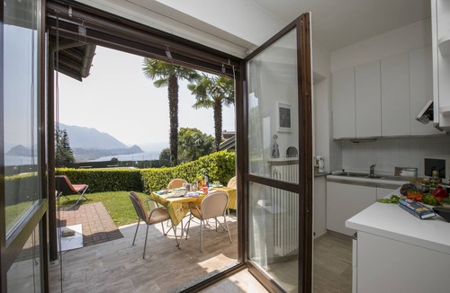 Brezzo di Bedero Apartment | Residenza due Laghi Pool Lake View, Brezzo di Bedero, Italy