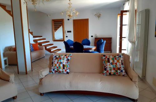 Carasco Villa | ROCKY's HOUSE
