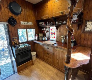 Tortosa Ski Chalet | rolling home