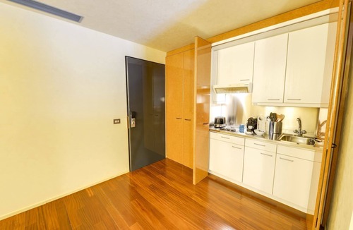 Scala Apartment | Romagnosi III - Three Bedroom Apartment, Sleeps 10