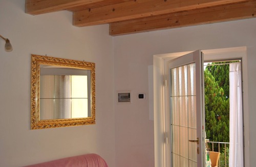 Cassone House | ROMANTIC IDIPENDENT HOUSEHOLD three minutes from the beach GARAGE satellite TV